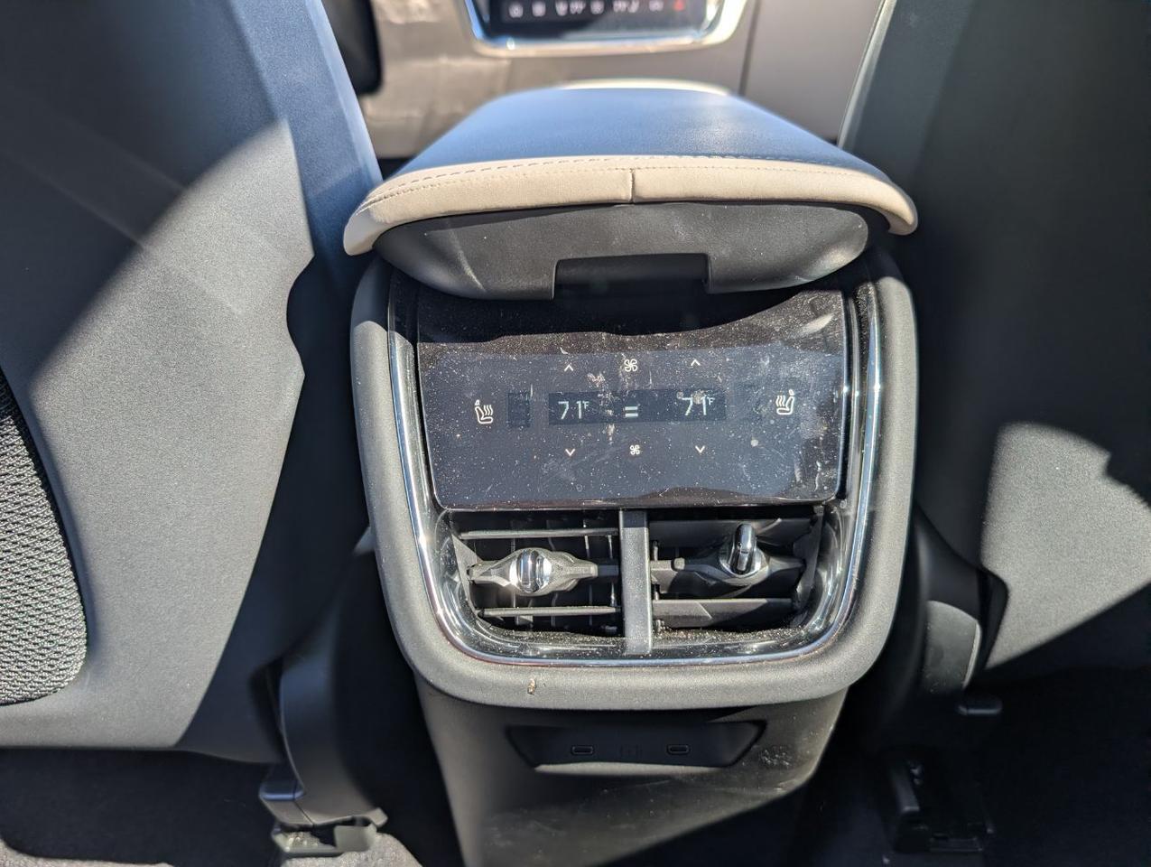 2025 Volvo EX90 Twin Motor ULTRA | 402hp, 310mi EV Range, Bowers & Wilkins Premium Audio & Climate Comfort Seats Portland OR