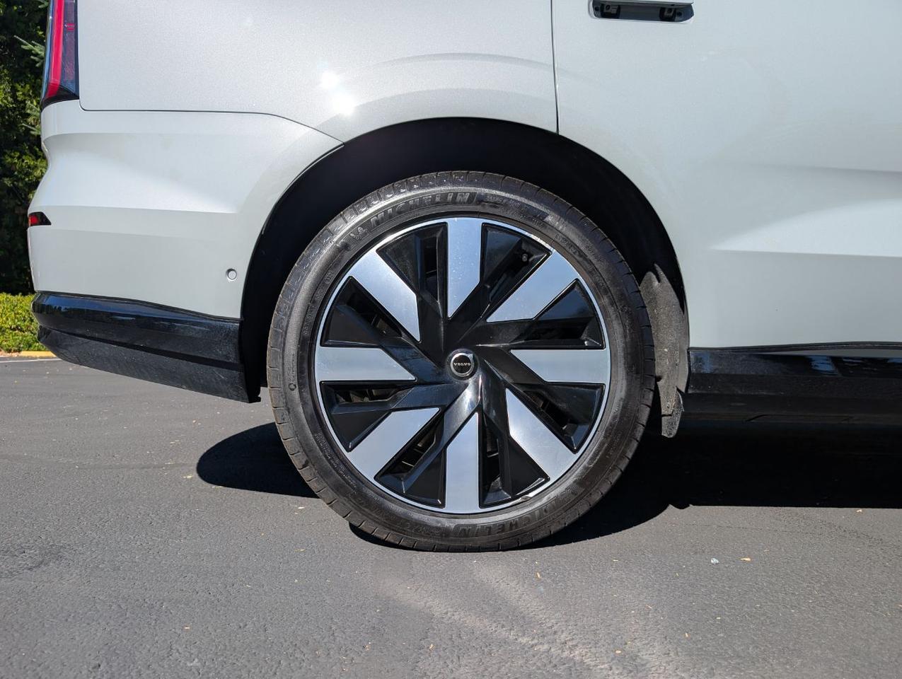 2025 Volvo EX90 Twin Motor ULTRA | 402hp, 310mi EV Range, Bowers & Wilkins Premium Audio & Climate Comfort Seats Portland OR