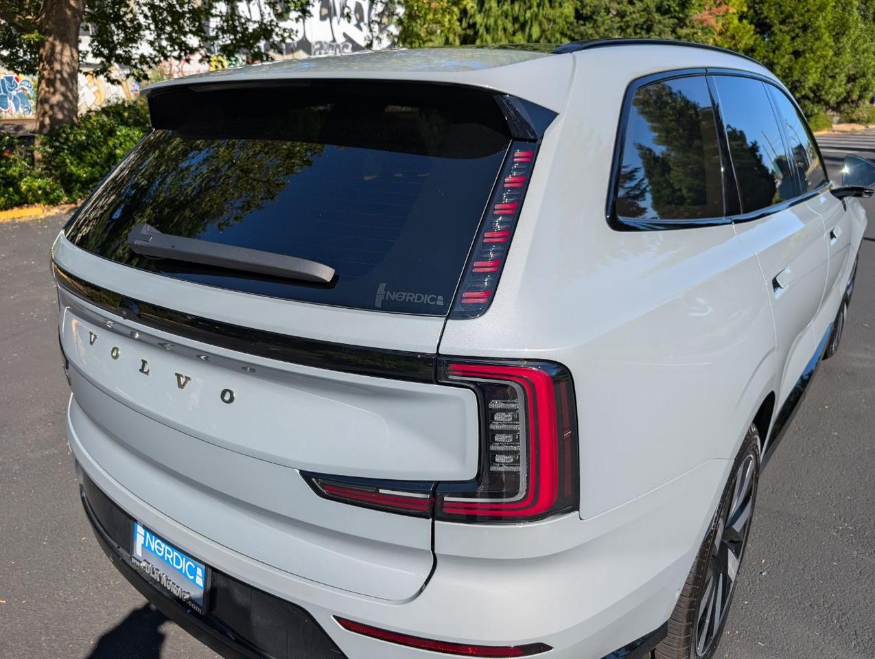 2025 Volvo EX90 Twin Motor ULTRA | 402hp, 310mi EV Range, Bowers & Wilkins Premium Audio & Climate Comfort Seats Portland OR