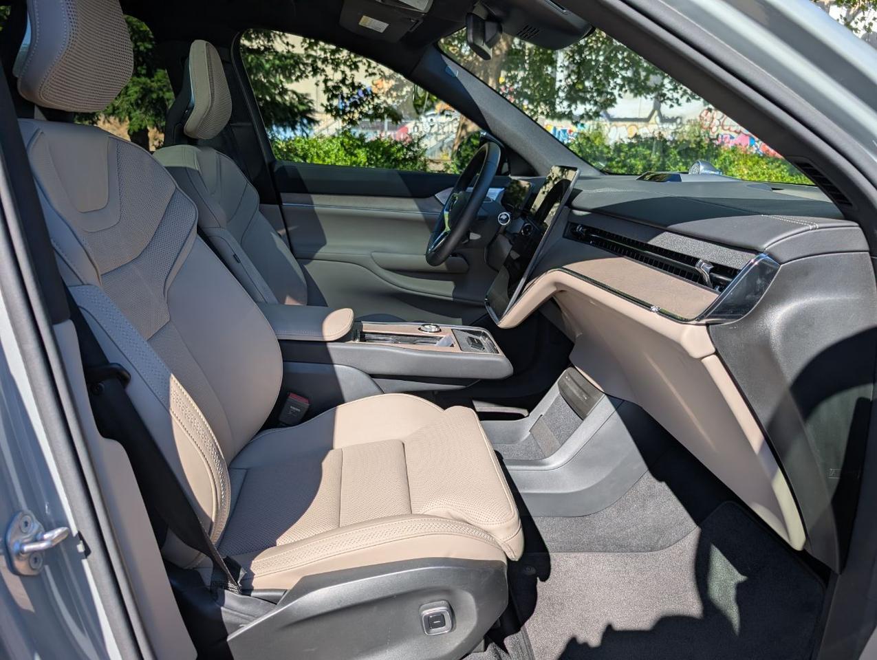 2025 Volvo EX90 Twin Motor ULTRA | 402hp, 310mi EV Range, Bowers & Wilkins Premium Audio & Climate Comfort Seats Portland OR