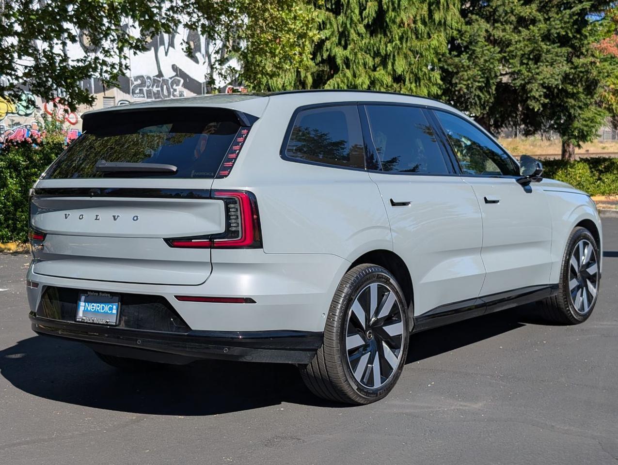 2025 Volvo EX90 Twin Motor ULTRA | 402hp, 310mi EV Range, Bowers & Wilkins Premium Audio & Climate Comfort Seats Portland OR