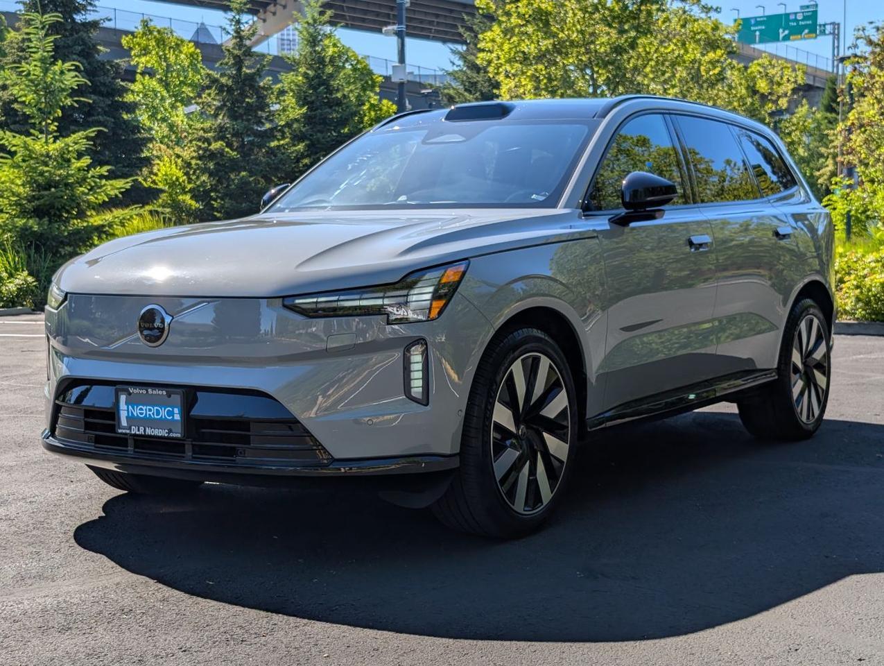 2025 Volvo EX90 Twin Motor ULTRA | 402hp, 310mi EV Range, Bowers & Wilkins Premium Audio & Climate Comfort Seats Portland OR