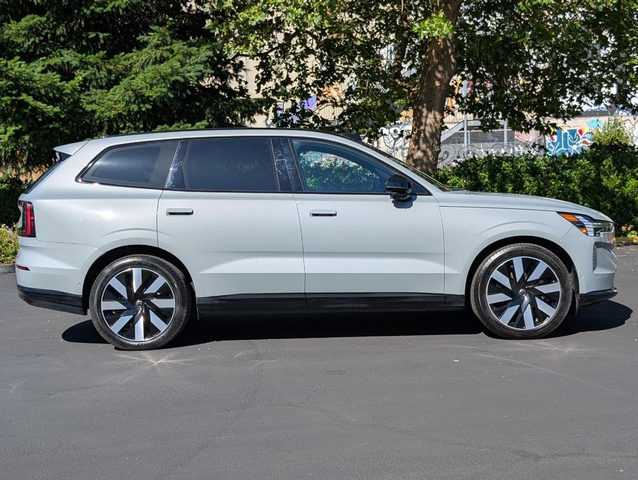 2025 Volvo EX90 Twin Motor ULTRA | 402hp, 310mi EV Range, Bowers & Wilkins Premium Audio & Climate Comfort Seats Portland OR