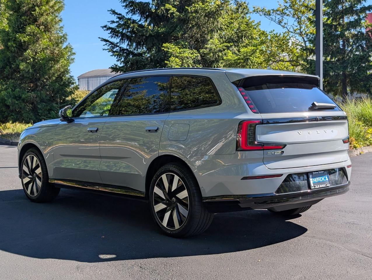 2025 Volvo EX90 Twin Motor ULTRA | 402hp, 310mi EV Range, Bowers & Wilkins Premium Audio & Climate Comfort Seats Portland OR