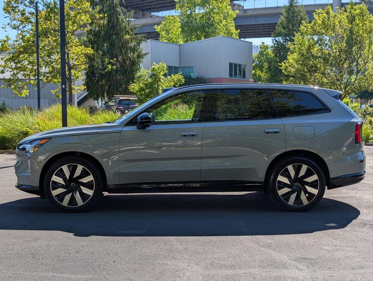 2025 Volvo EX90 Twin Motor ULTRA | 402hp, 310mi EV Range, Bowers & Wilkins Premium Audio & Climate Comfort Seats Portland OR