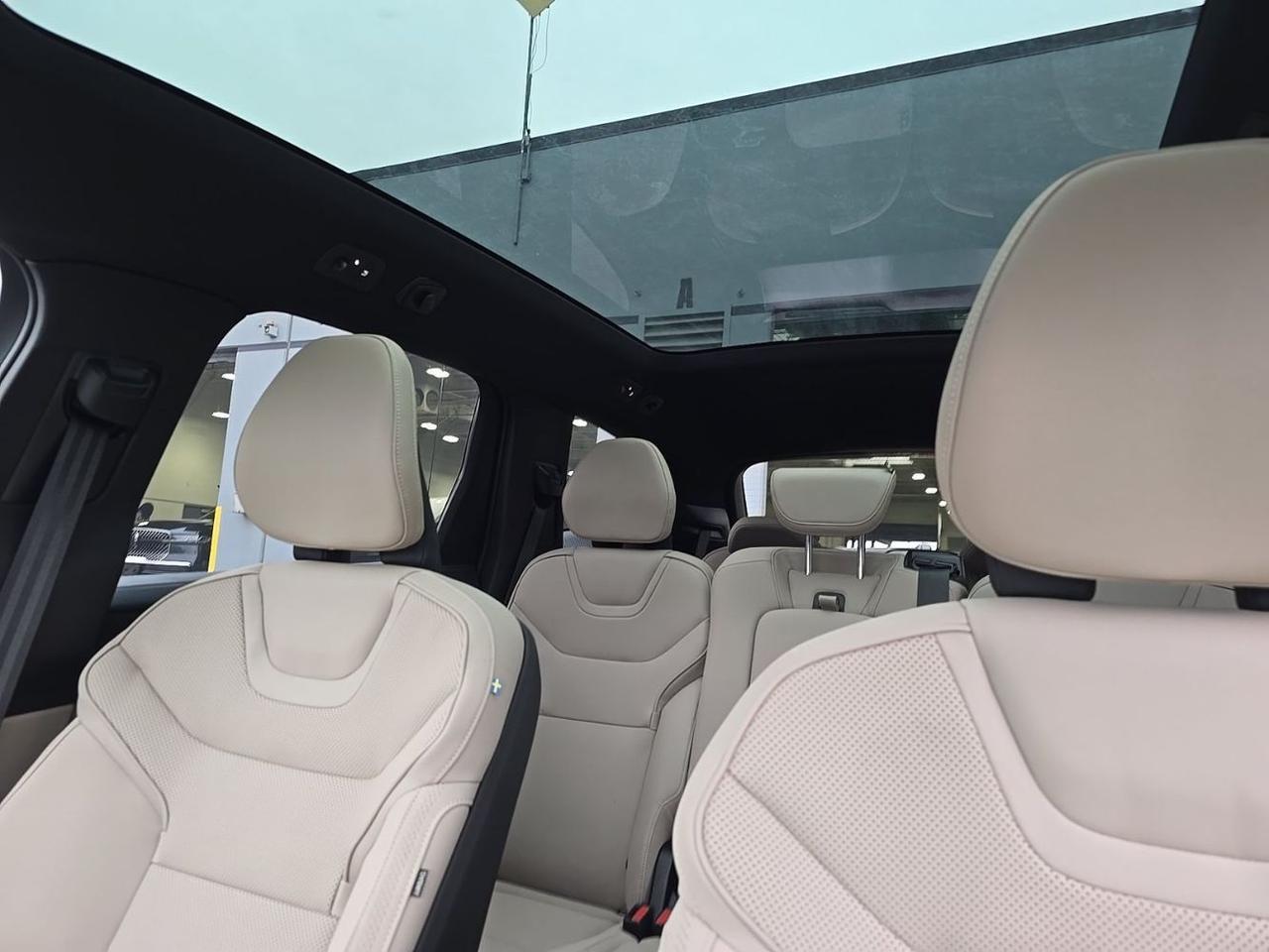 2025 Volvo EX90 Twin Motor ULTRA | 402hp, Bose Premium Audio, 7-Pass * Portland OR