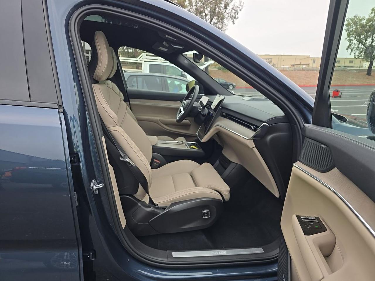 2025 Volvo EX90 Twin Motor ULTRA | 402hp, Bose Premium Audio, 7-Pass * Portland OR
