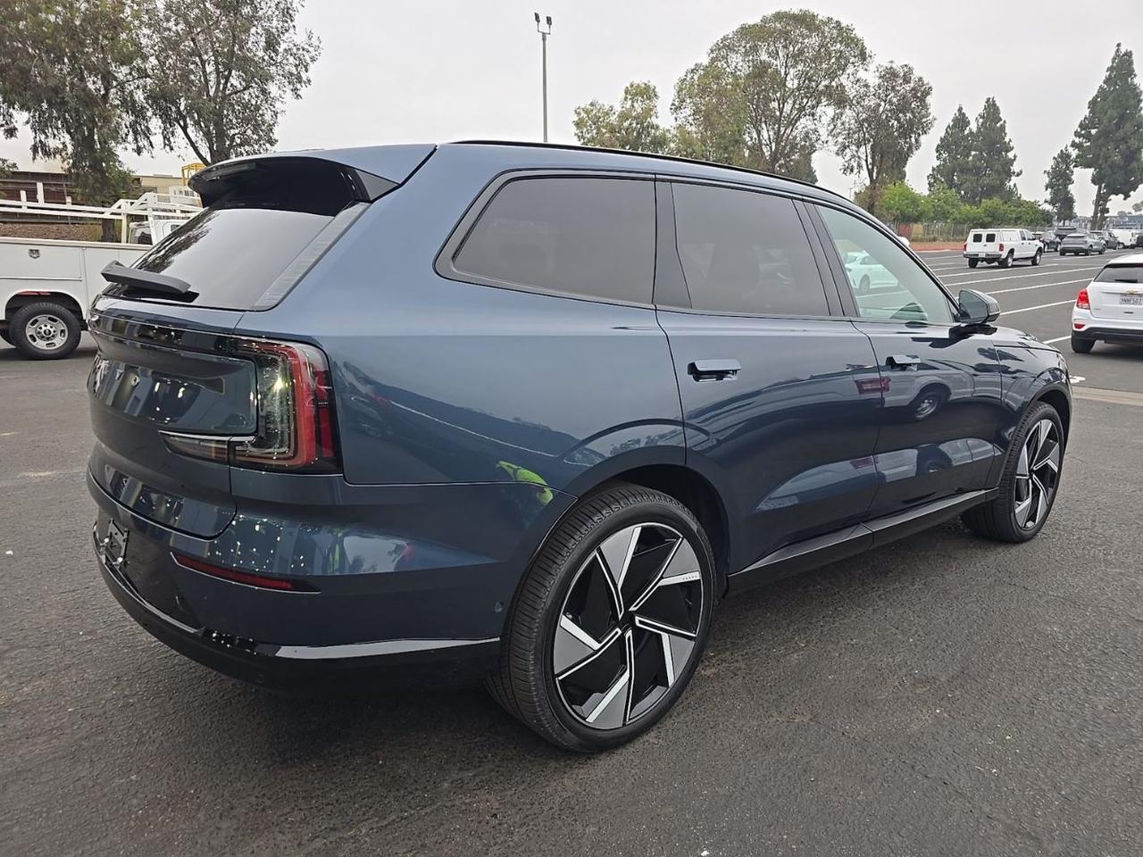 2025 Volvo EX90 Twin Motor ULTRA | 402hp, Bose Premium Audio, 7-Pass * Portland OR