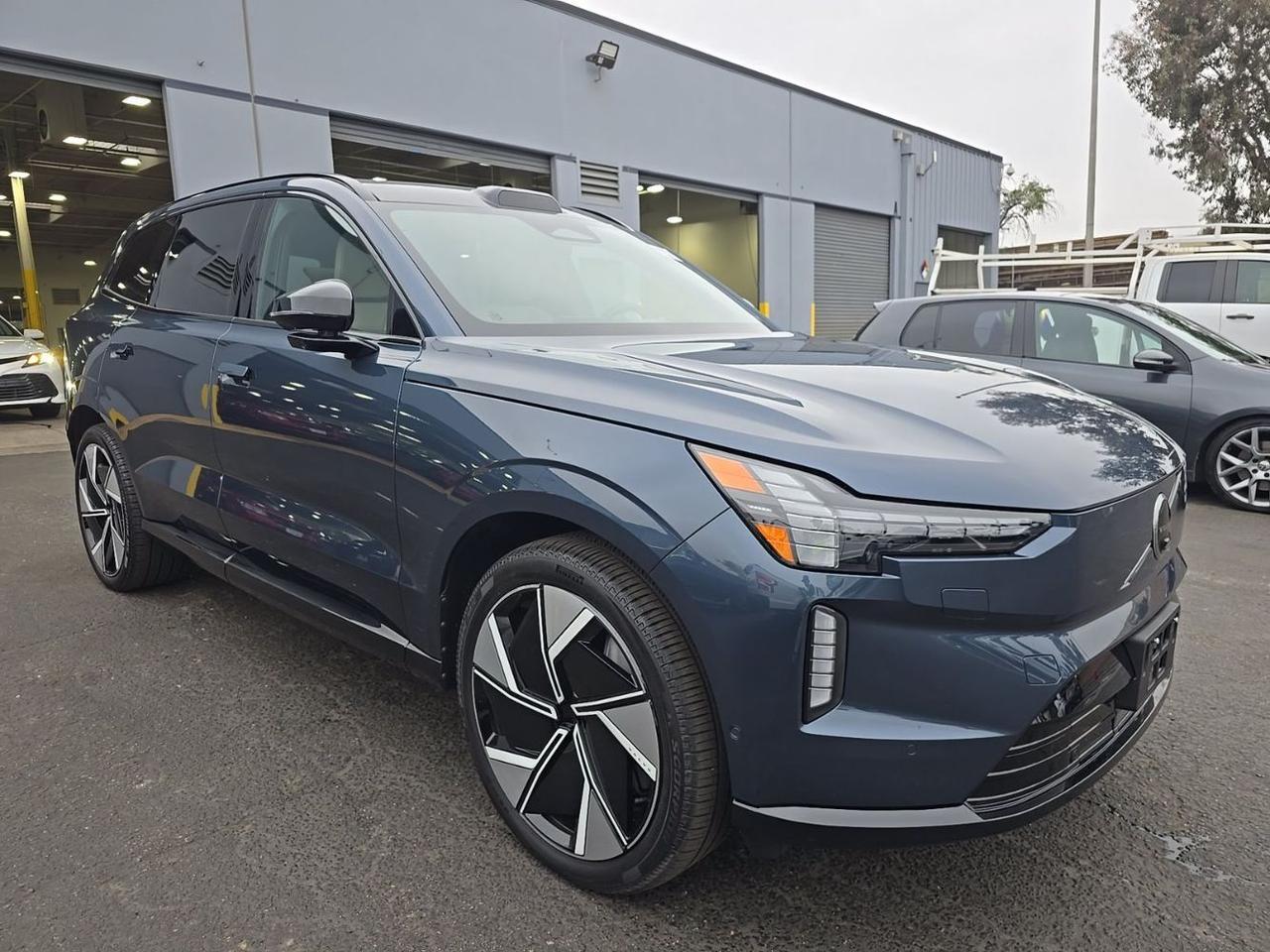 2025 Volvo EX90 Twin Motor ULTRA | 402hp, Bose Premium Audio, 7-Pass * Portland OR