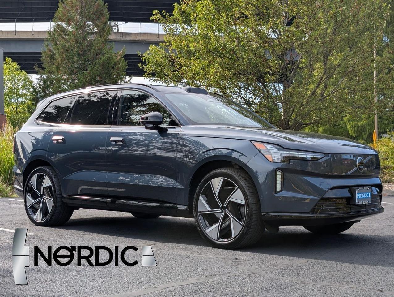 2025 Volvo EX90 Twin Motor ULTRA | 402hp, Bose Premium Audio, 7-Pass *