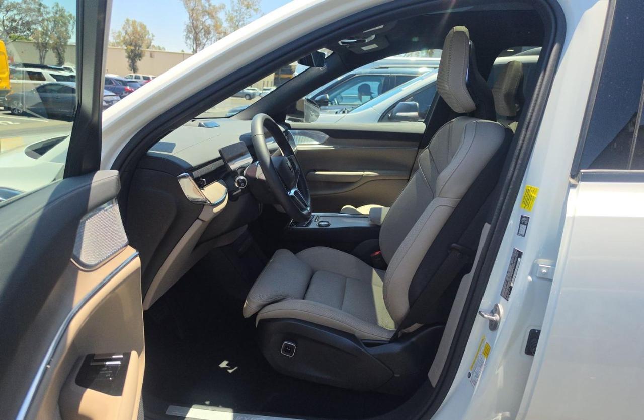 2025 Volvo EX90 Twin Motor ULTRA | 402hp, Bowers &amp; Wilkins, 7-Pass Seating * Portland OR
