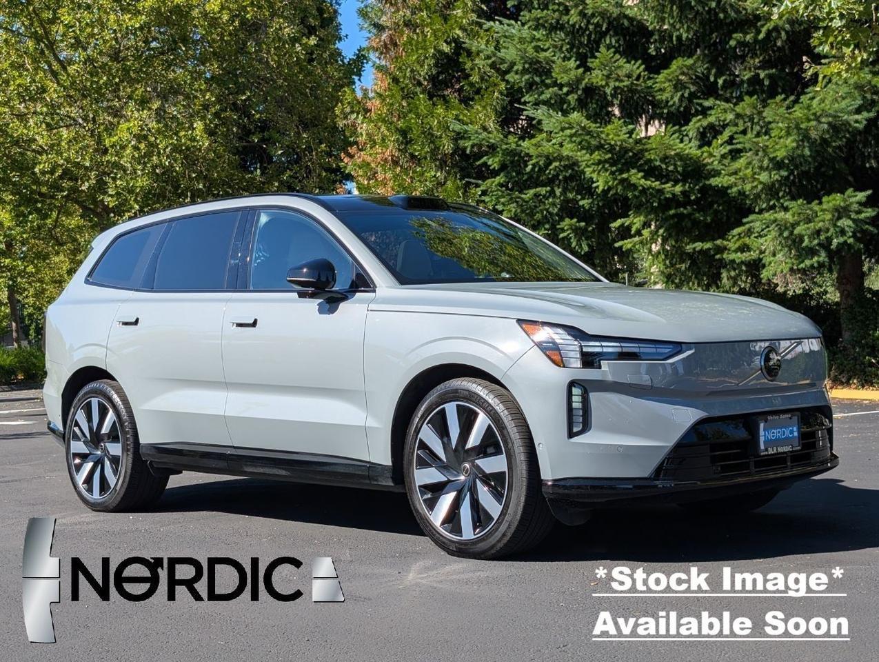 2025 Volvo EX90 Twin Motor ULTRA | 402hp, Bowers &amp; Wilkins, 7-Pass Seating *