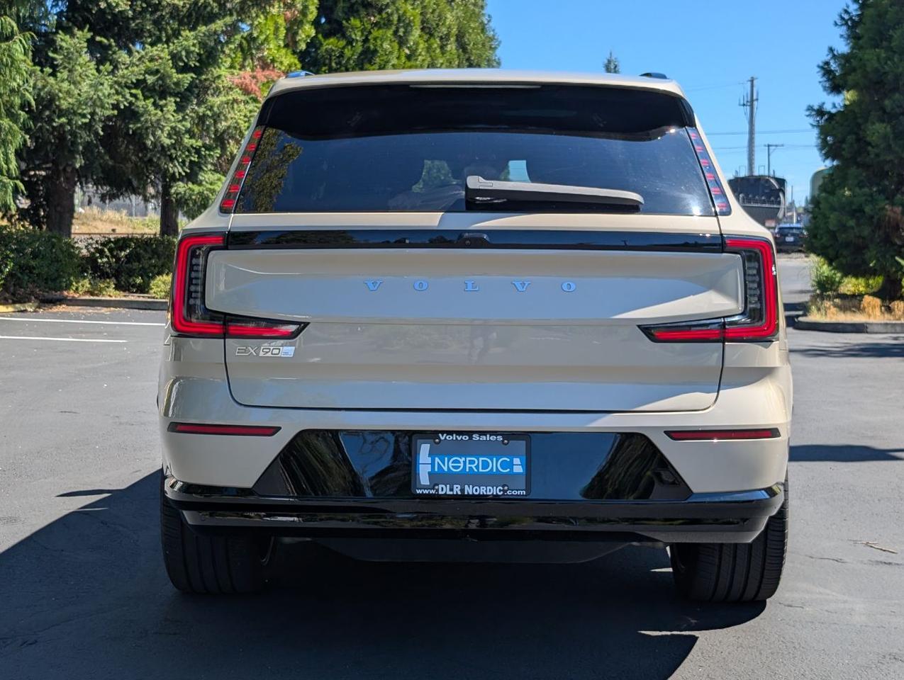 2025 Volvo EX90 Twin Motor ULTRA | 510hp, 310 Range, Bose Premium Audio, 6-Pass Center Walk, Cooled & Massage Seats Portland OR