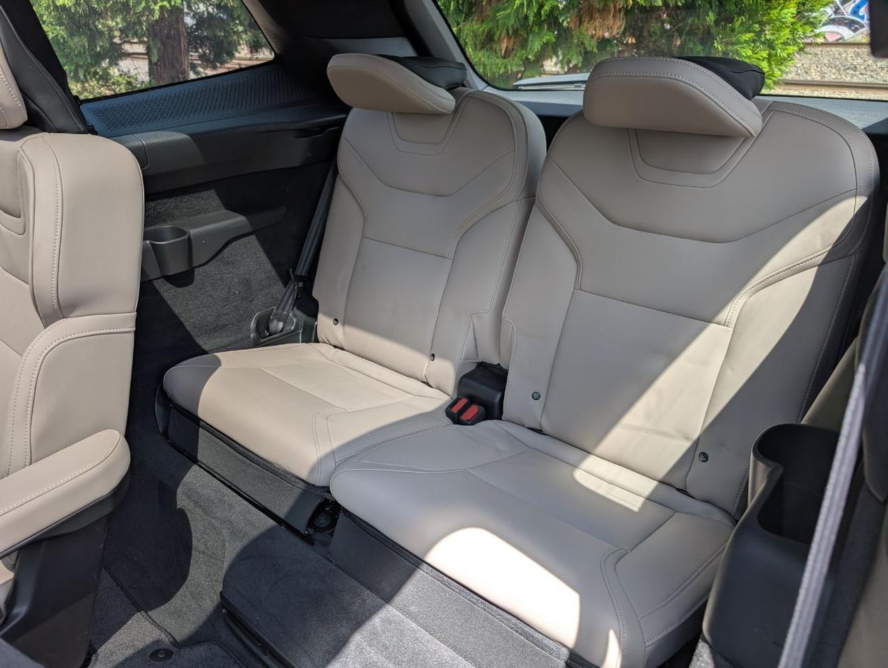 2025 Volvo EX90 Twin Motor ULTRA | 510hp, 310 Range, Bowers & Wilkins, 6-Pass Center Walk, Cooled & Massage Seats Portland OR