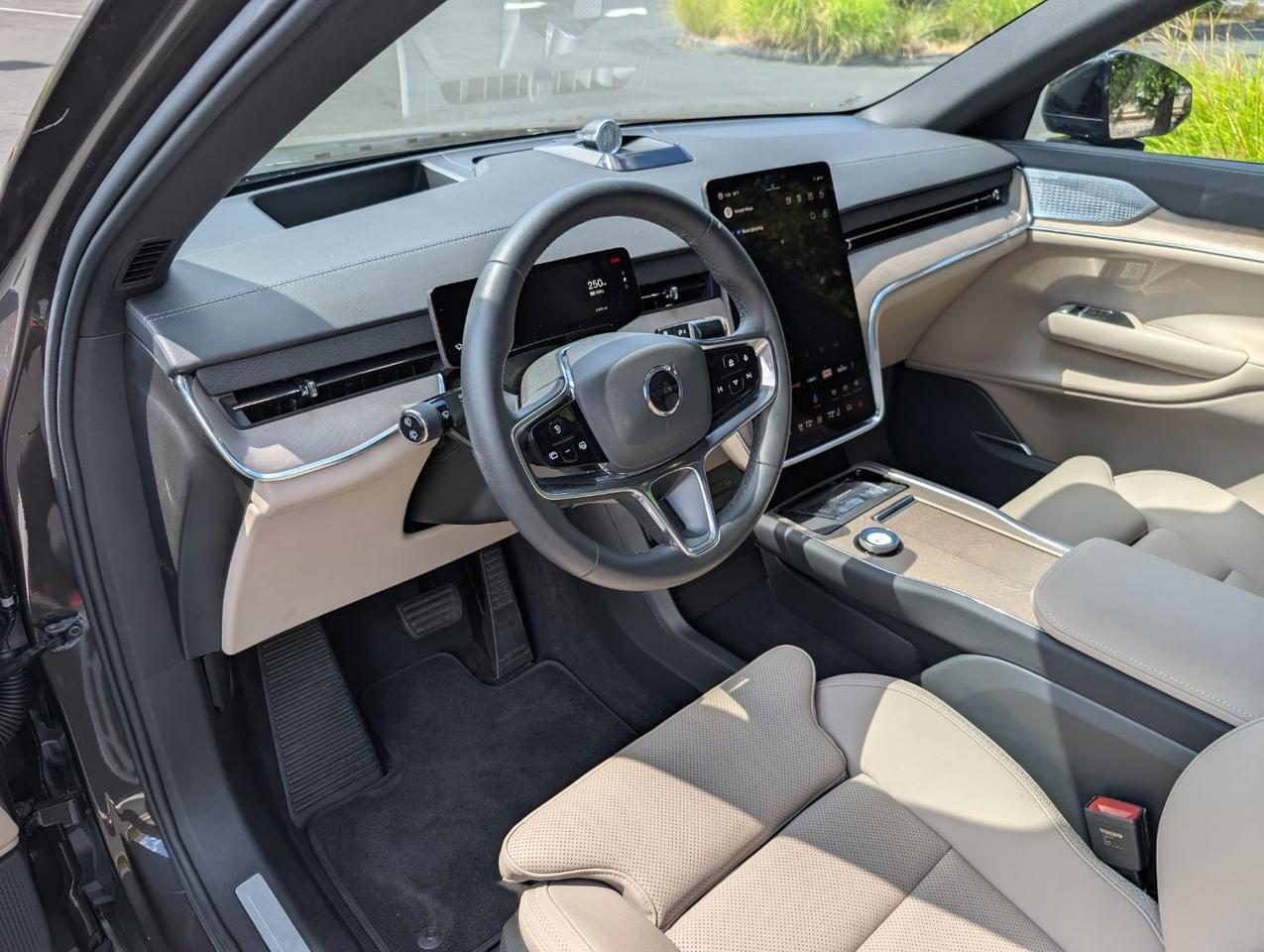 2025 Volvo EX90 Twin Motor ULTRA | 510hp, 310 Range, Bowers & Wilkins, 6-Pass Center Walk, Cooled & Massage Seats Portland OR