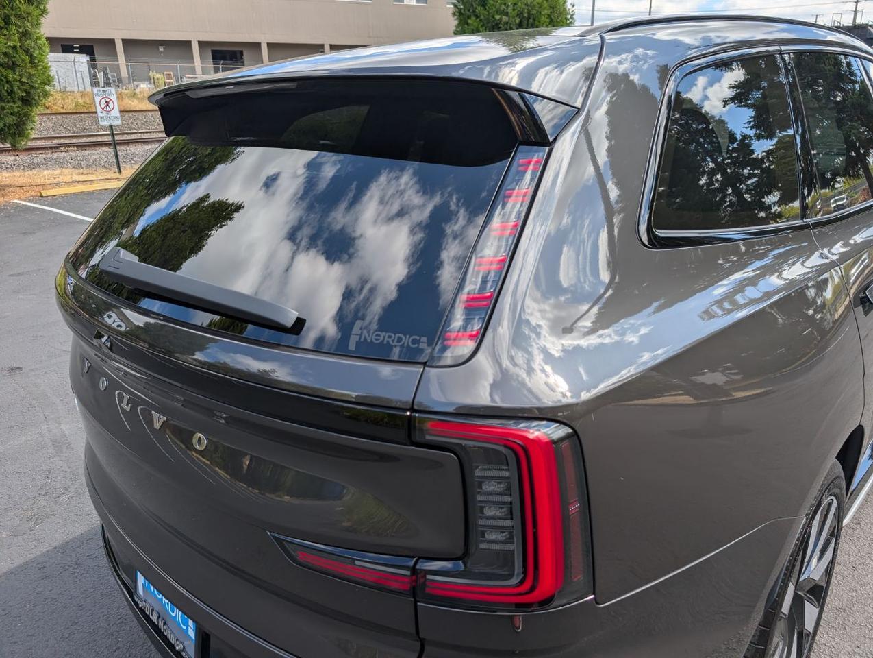 2025 Volvo EX90 Twin Motor ULTRA | 510hp, 310 Range, Bowers & Wilkins, 6-Pass Center Walk, Cooled & Massage Seats Portland OR