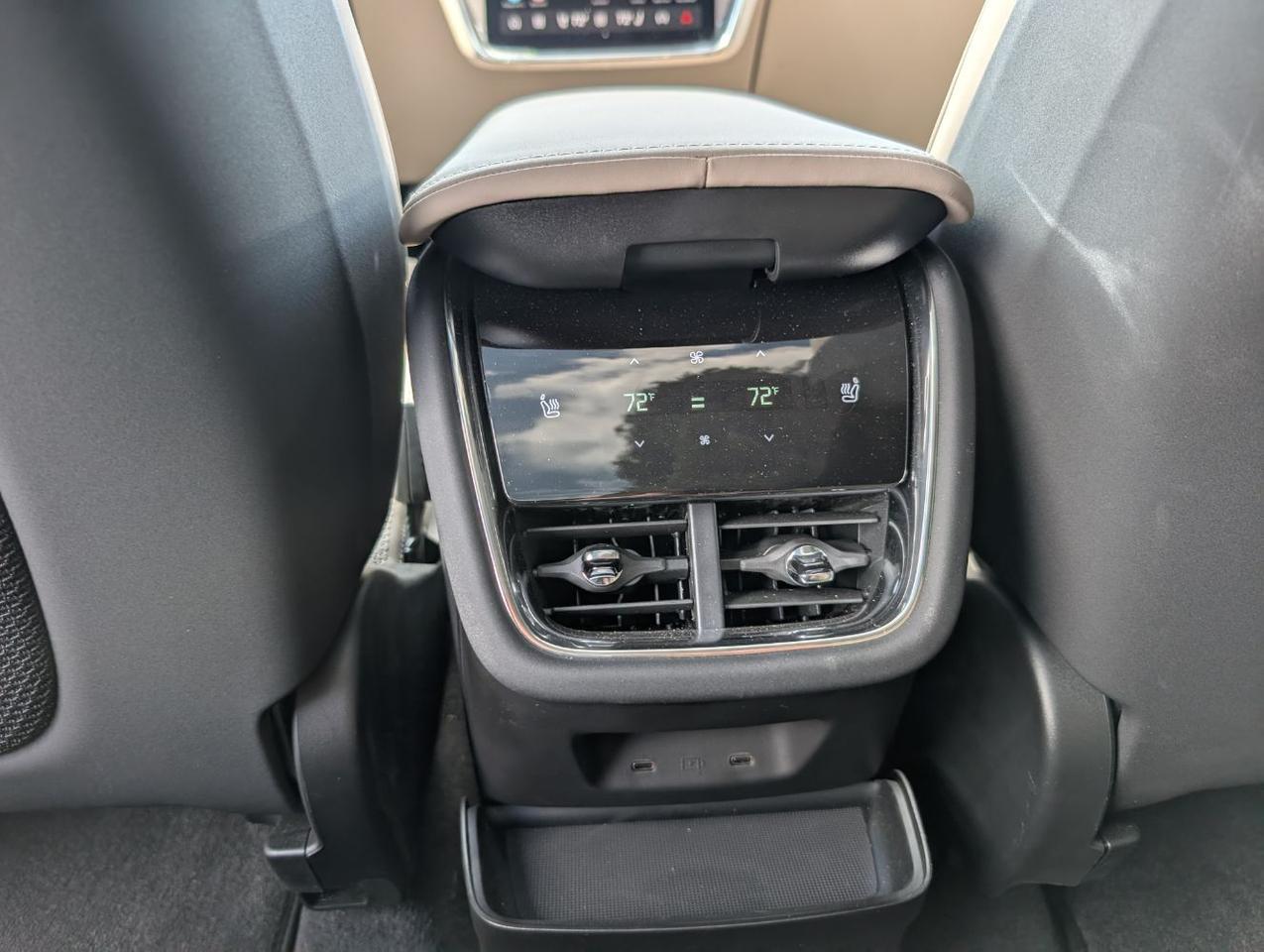 2025 Volvo EX90 Twin Motor ULTRA | 510hp, 310 Range, Bowers & Wilkins, 6-Pass Center Walk, Cooled & Massage Seats Portland OR