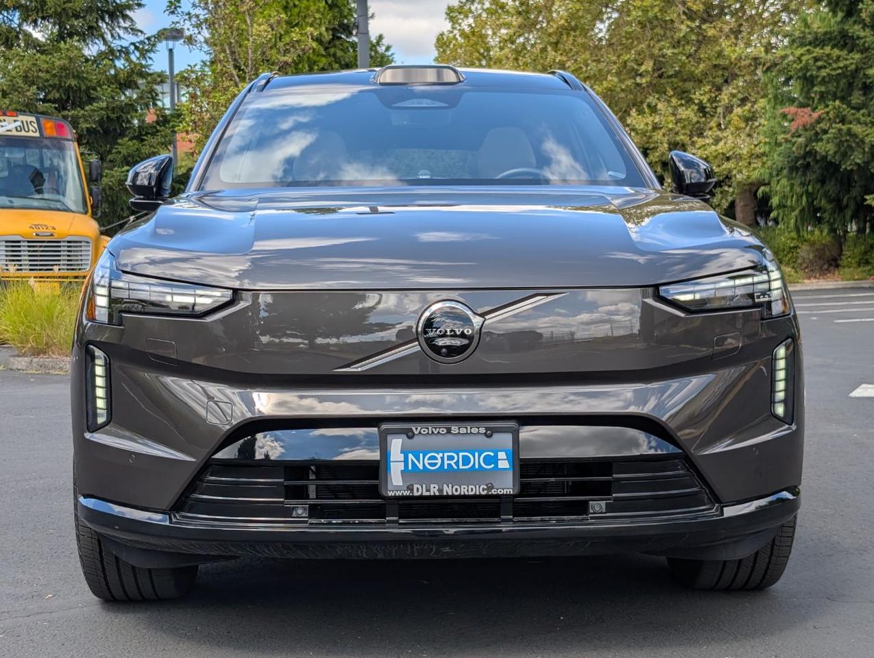 2025 Volvo EX90 Twin Motor ULTRA | 510hp, 310 Range, Bowers & Wilkins, 6-Pass Center Walk, Cooled & Massage Seats Portland OR
