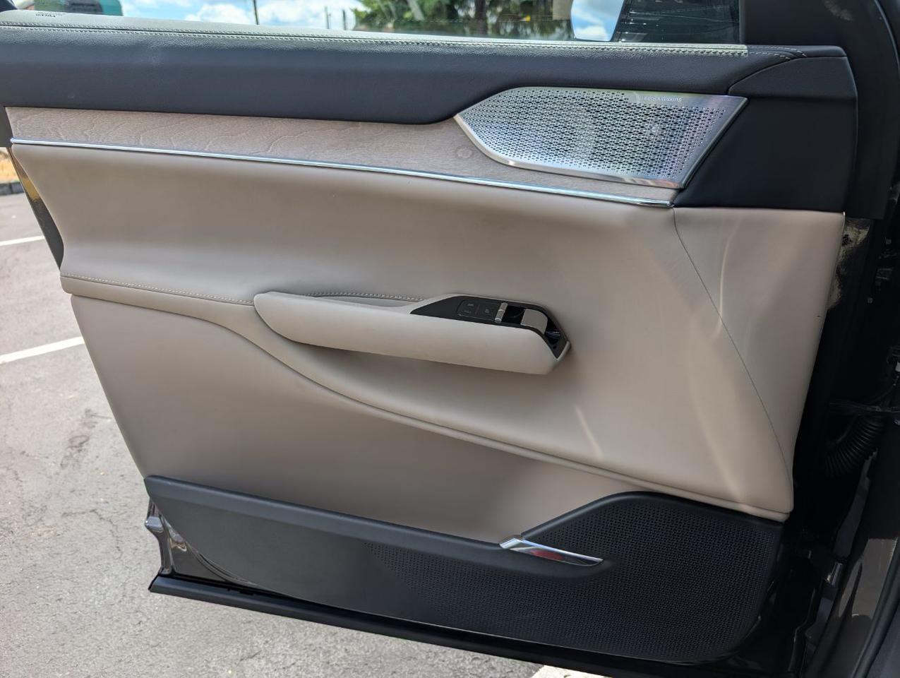 2025 Volvo EX90 Twin Motor ULTRA | 510hp, 310 Range, Bowers & Wilkins, 6-Pass Center Walk, Cooled & Massage Seats Portland OR