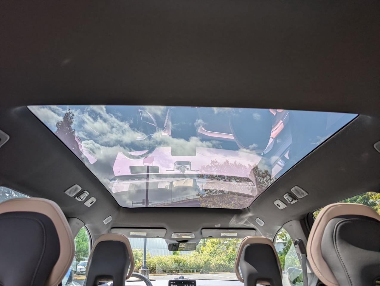 2025 Volvo EX90 Twin Motor ULTRA | 510hp, 310 Range, Bowers & Wilkins, 6-Pass Center Walk, Cooled & Massage Seats Portland OR