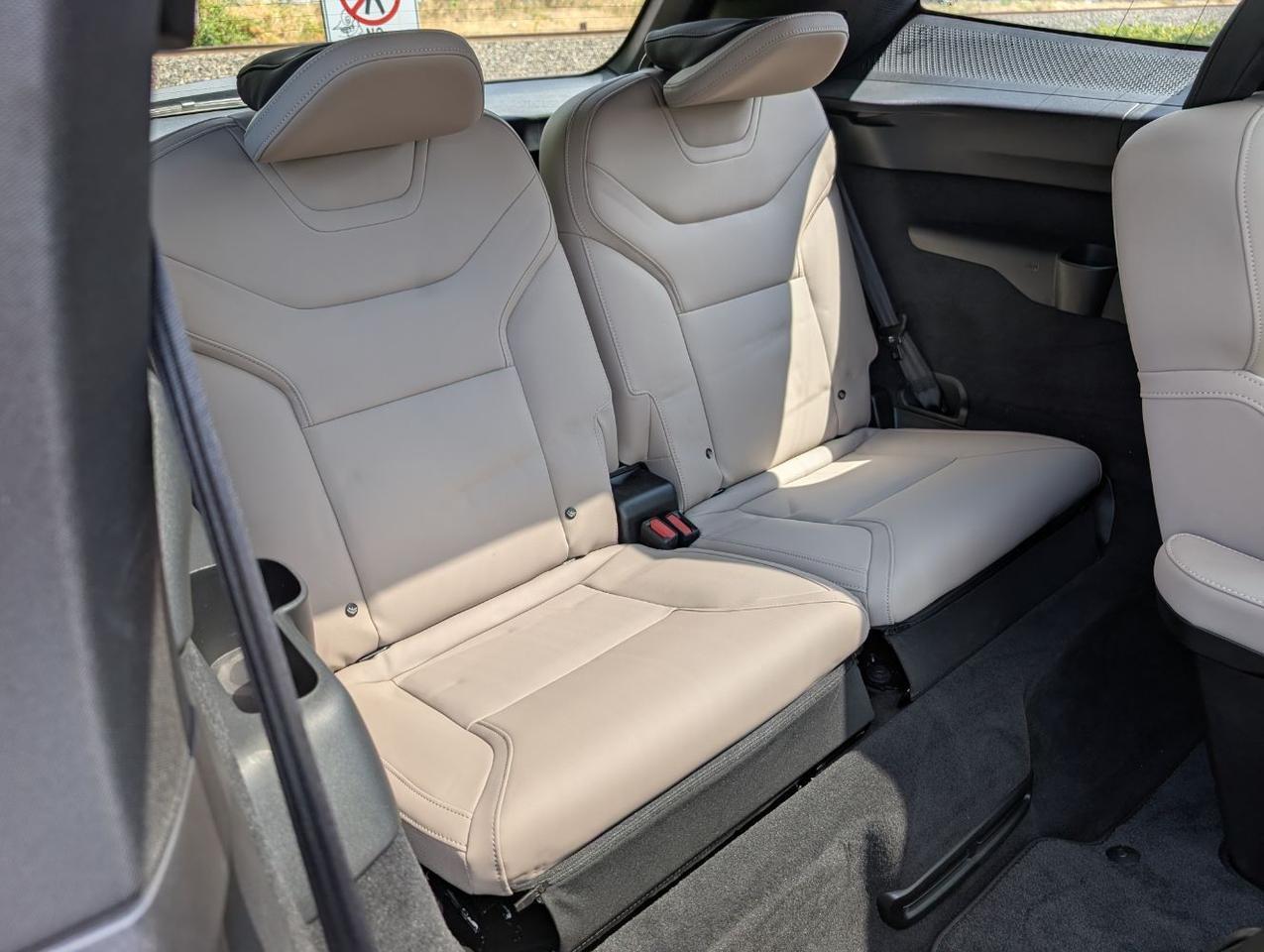 2025 Volvo EX90 Twin Motor ULTRA | 510hp, 310 Range, Bowers & Wilkins, 6-Pass Center Walk, Cooled & Massage Seats Portland OR