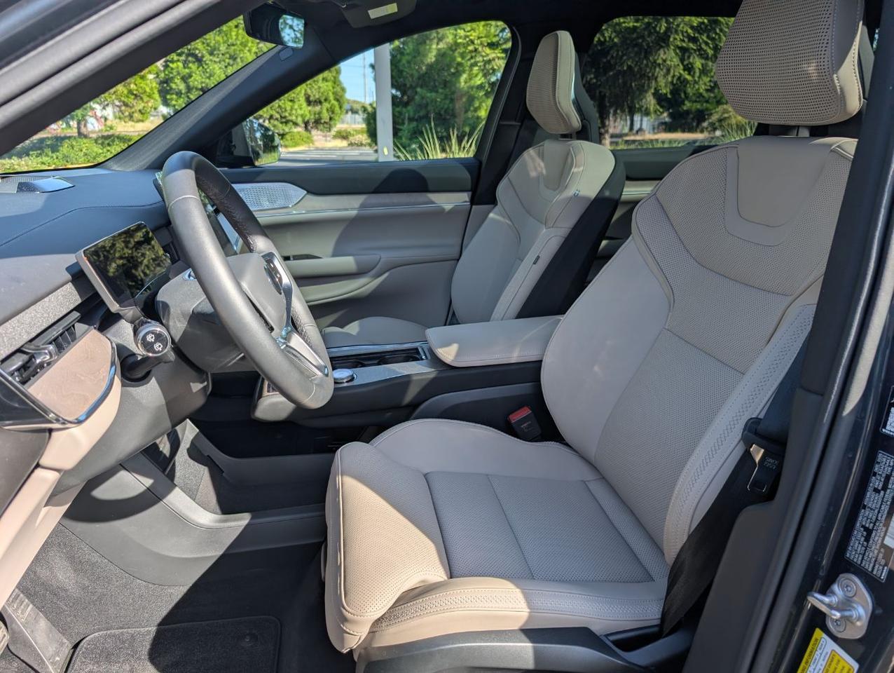2025 Volvo EX90 Twin Motor ULTRA | 510hp, 310mi Range, Bowers & Wilkins Premium Audio, Pilot Assist, 6-Pass Seating Portland OR