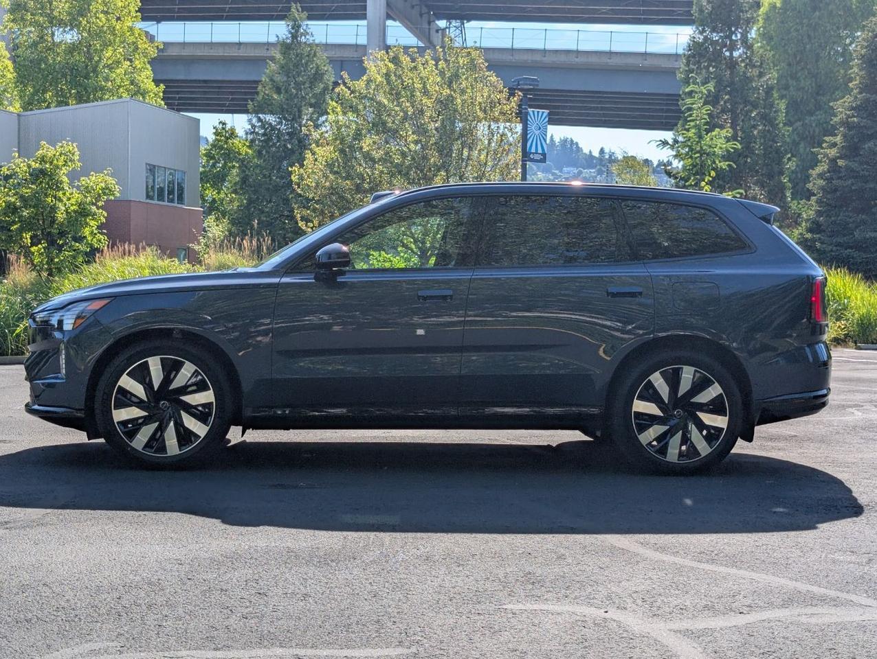 2025 Volvo EX90 Twin Motor ULTRA | 510hp, 310mi Range, Bowers & Wilkins Premium Audio, Pilot Assist, 6-Pass Seating Portland OR
