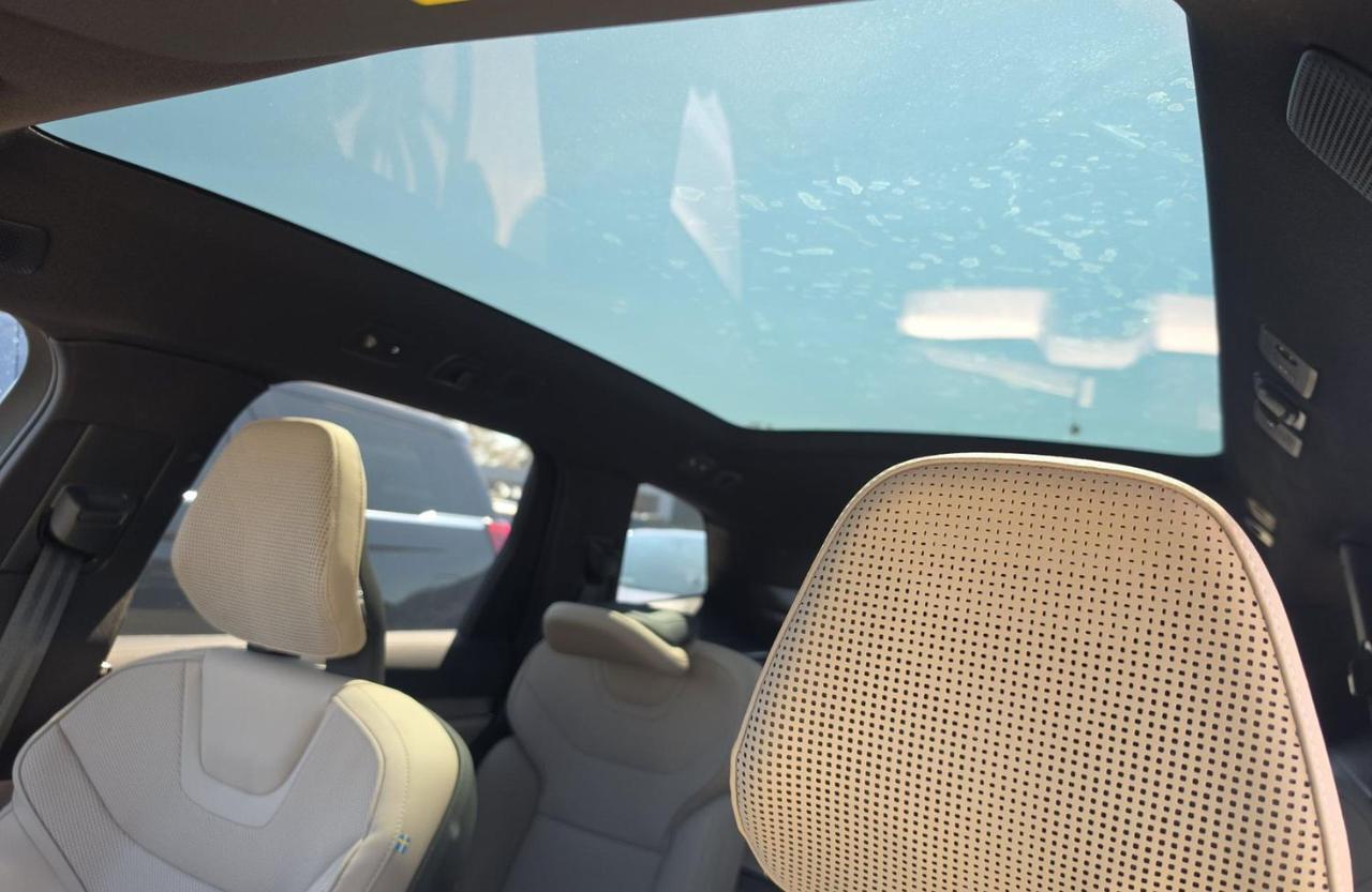 2025 Volvo EX90 Twin Motor ULTRA | 510hp, 310mi Range, Bowers &amp; Wilkins, Tow Package * Portland OR