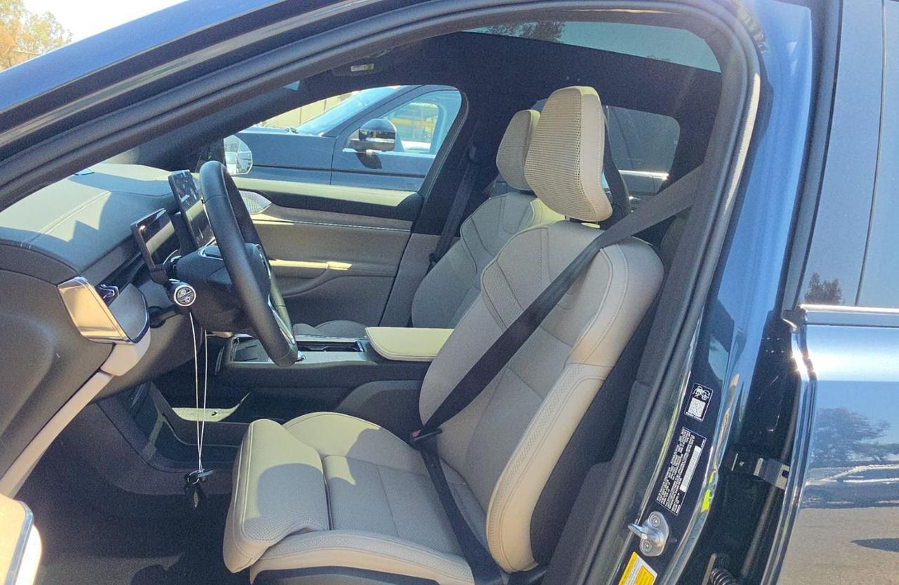 2025 Volvo EX90 Twin Motor ULTRA | 510hp, 310mi Range, Bowers &amp; Wilkins, Tow Package * Portland OR