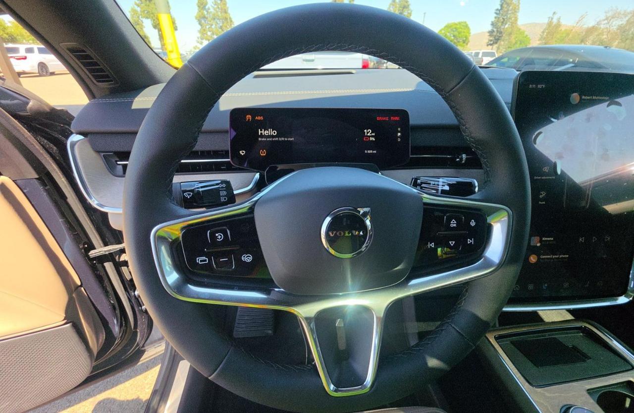 2025 Volvo EX90 Twin Motor ULTRA | 510hp, 310mi Range, Bowers &amp; Wilkins, Tow Package * Portland OR