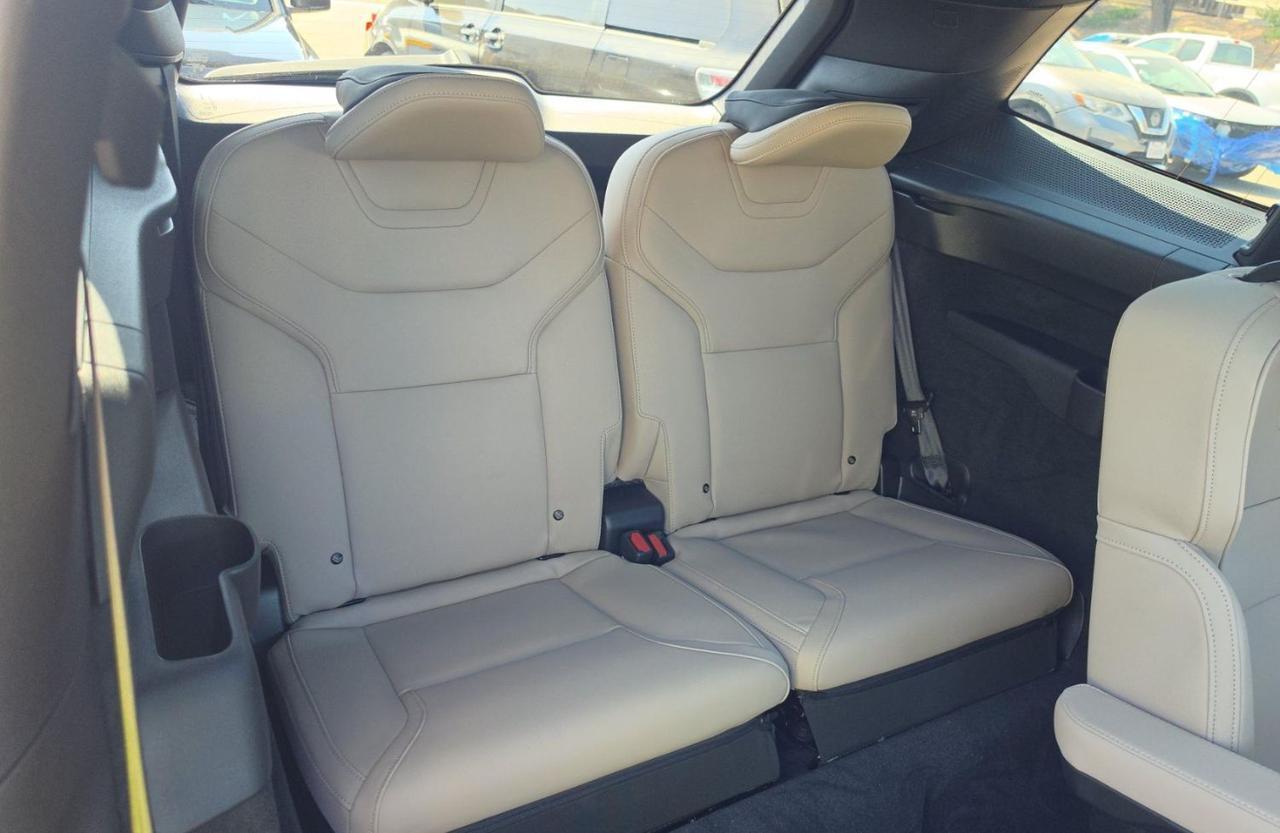 2025 Volvo EX90 Twin Motor ULTRA | 510hp, 310mi Range, Bowers &amp; Wilkins, Tow Package * Portland OR