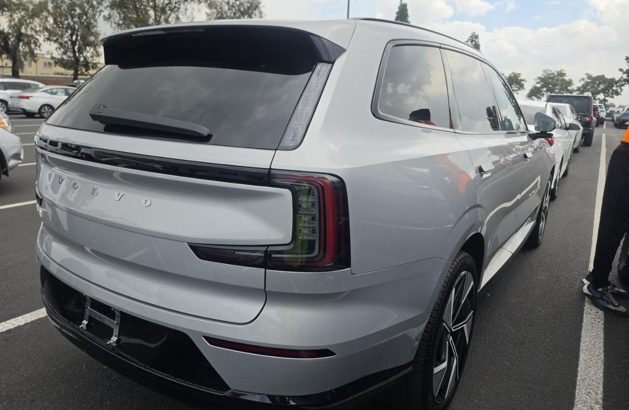 2025 Volvo EX90 Twin Motor ULTRA Performance | 510hp, 300mi Range, Bowers & Wilkins w/Dolby ATMOS & Wool Seating Portland OR