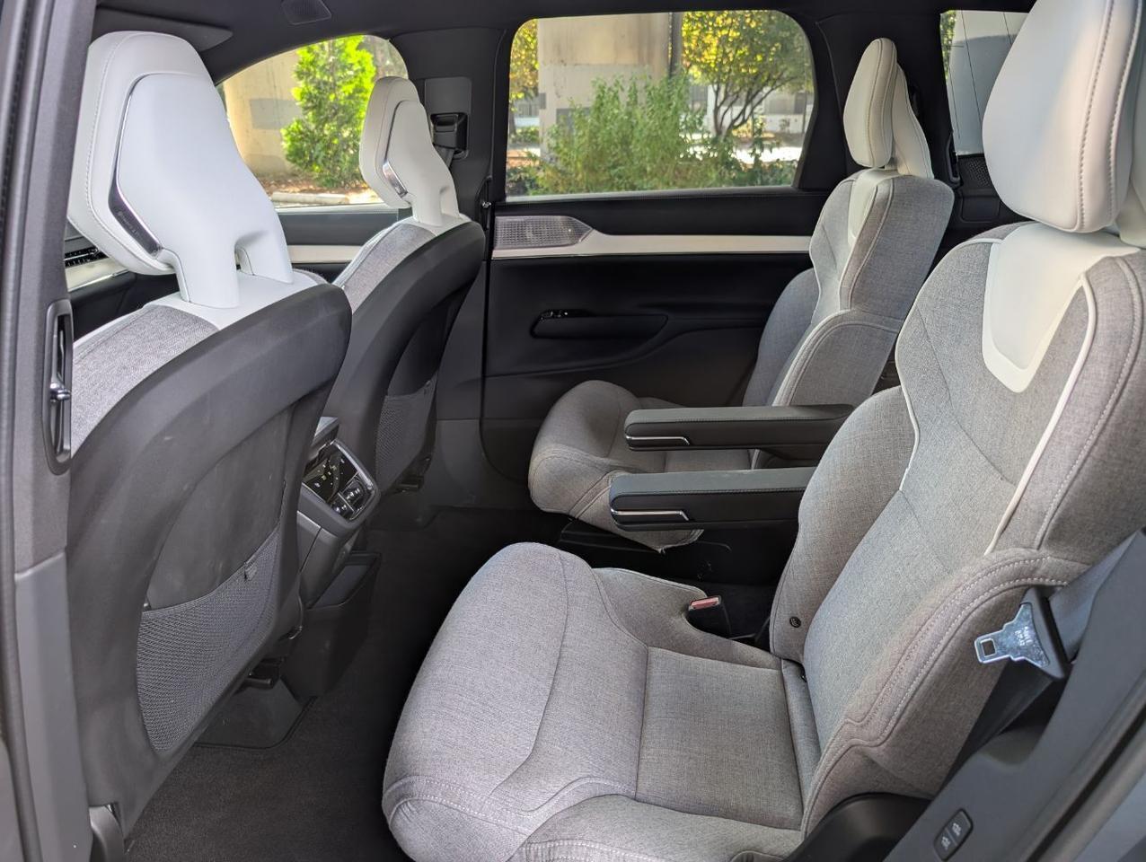 2025 Volvo EX90 Twin Motor ULTRA w/Bowers &amp; Wilkins * Portland OR