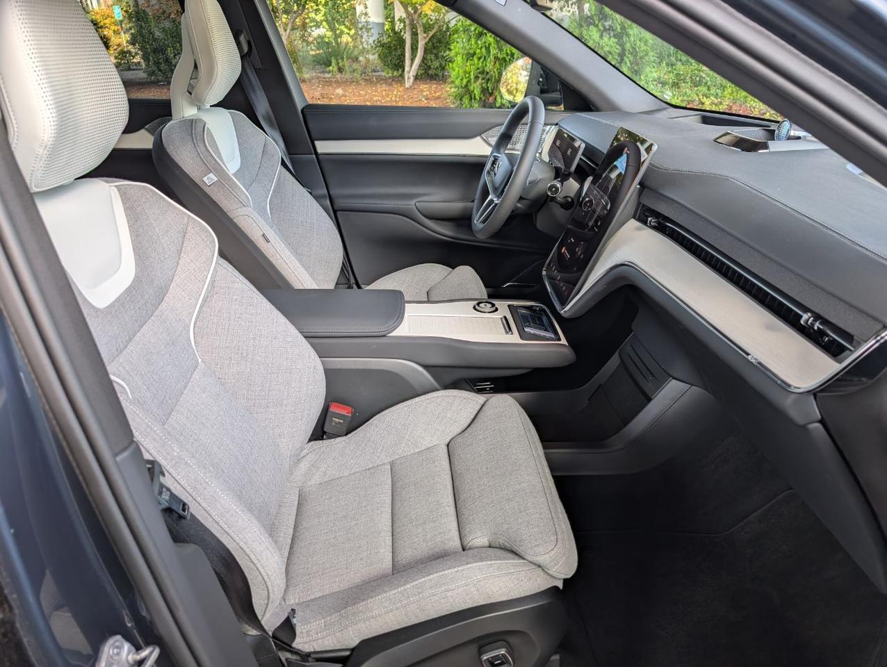 2025 Volvo EX90 Twin Motor ULTRA w/Bowers &amp; Wilkins * Portland OR