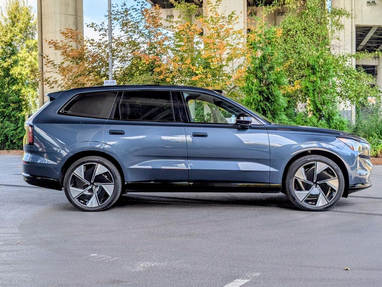 2025 Volvo EX90 Twin Motor ULTRA w/Bowers &amp; Wilkins * Portland OR