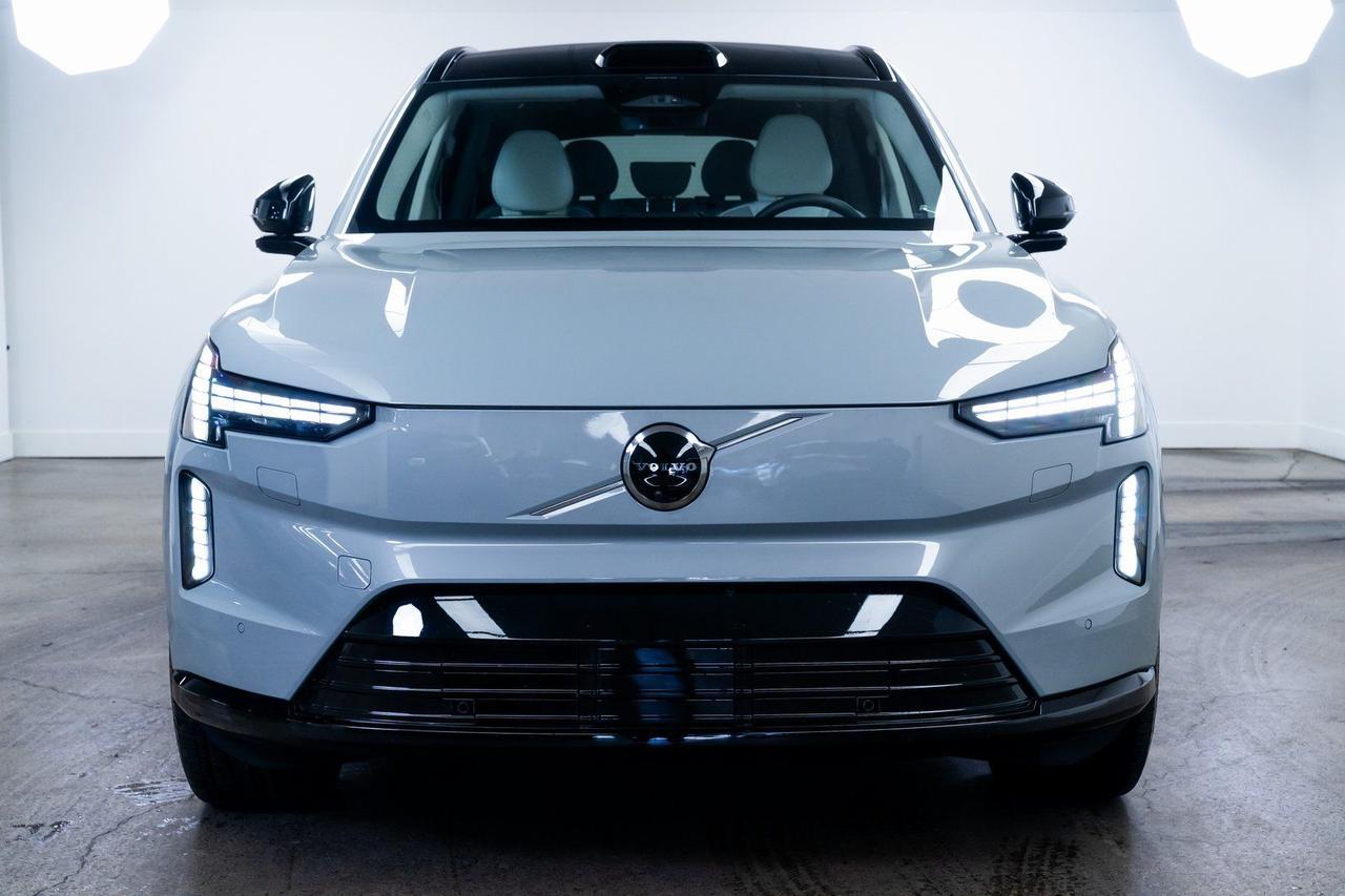 2025 Volvo EX90 Twin Motor Ultra 7-Seater Active Chassis Massage Seats Portland OR