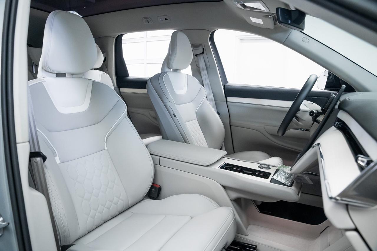 2025 Volvo EX90 Twin Motor Ultra 7-Seater Active Chassis Massage Seats Portland OR