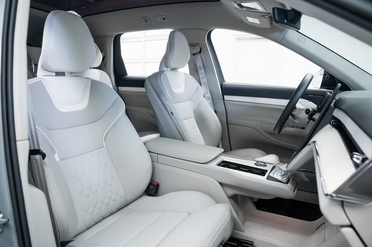 2025 Volvo EX90 Twin Motor Ultra 7-Seater Active Chassis Massage Seats Portland OR