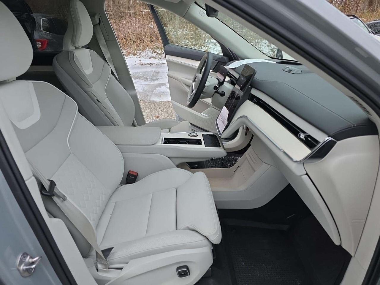 2025 Volvo EX90 Twin Motor Ultra 7-Seater Active Chassis Massage Seats Portland OR