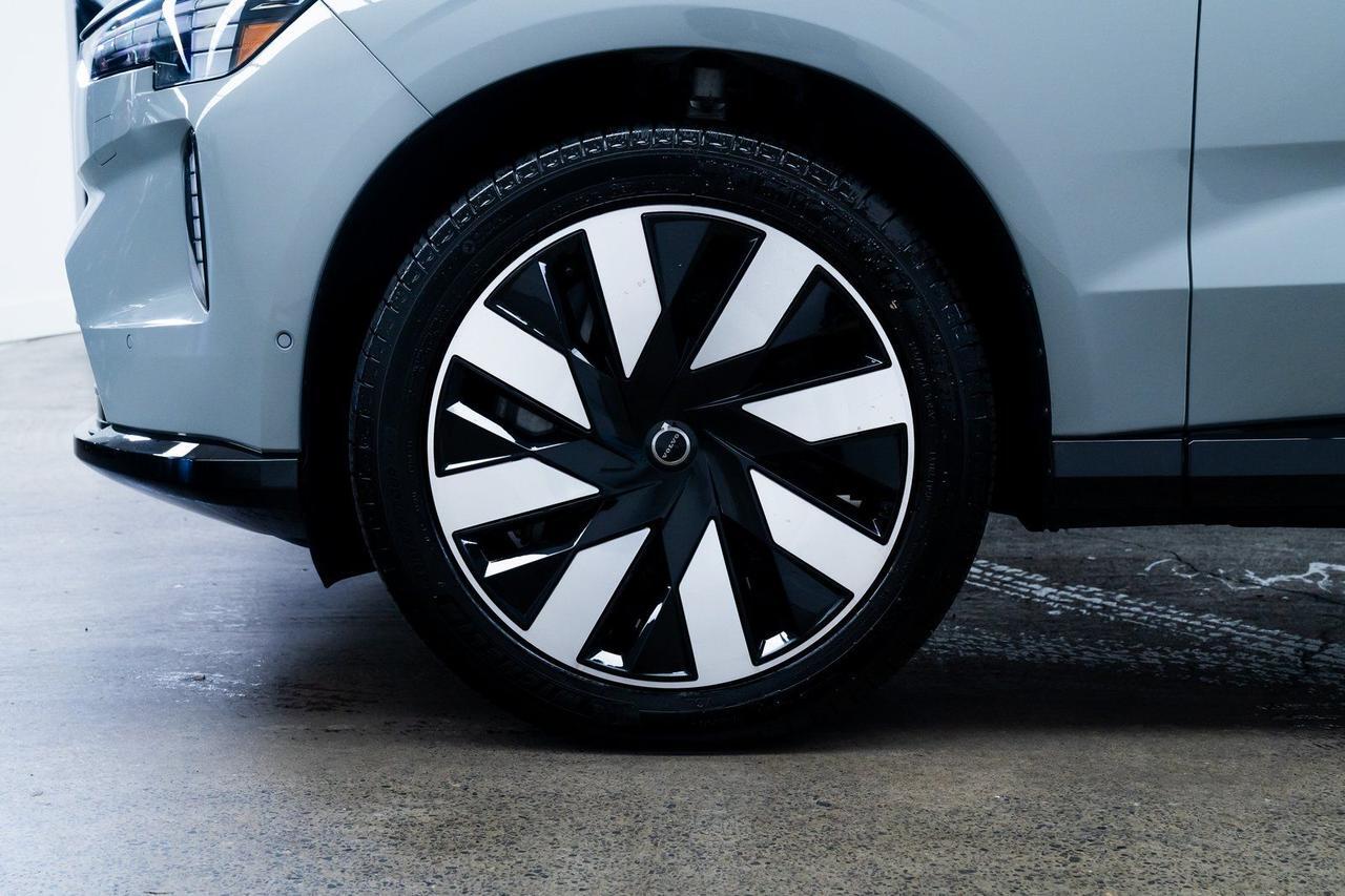 2025 Volvo EX90 Twin Motor Ultra 7-Seater Active Chassis Massage Seats Portland OR