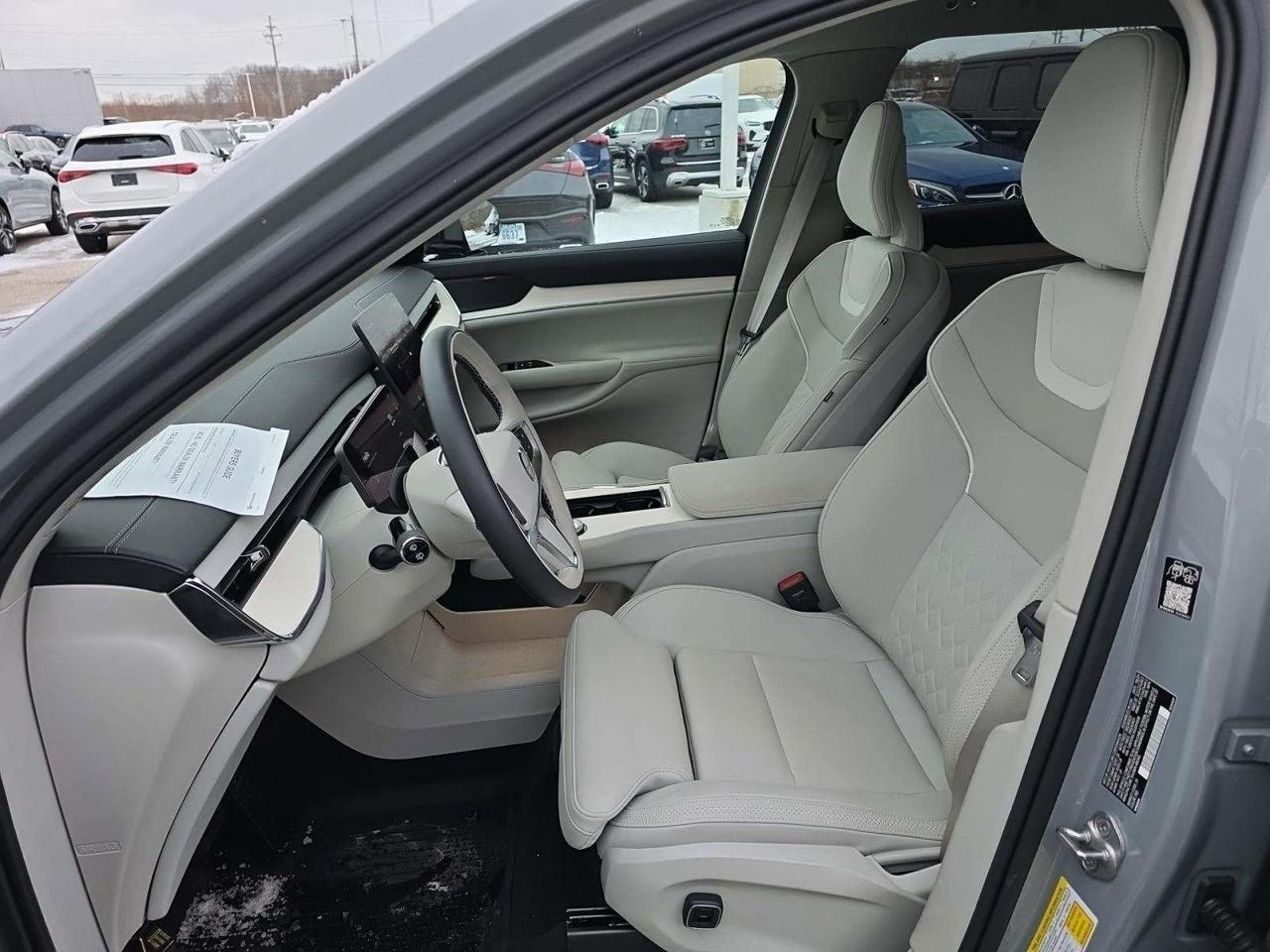 2025 Volvo EX90 Twin Motor Ultra 7-Seater Active Chassis Massage Seats Portland OR