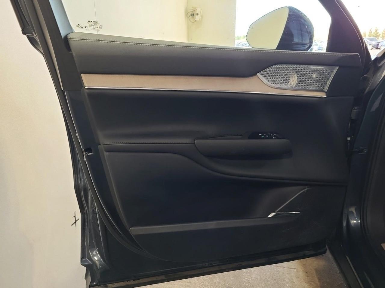 2025 Volvo EX90 Twin Motor Ultra 7-Seater Bowers &amp; Wilkins Massage Seats Portland OR