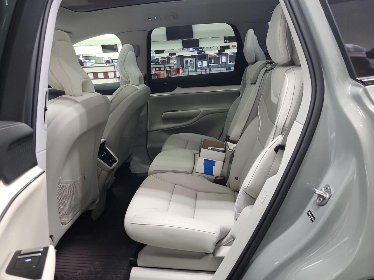 2025 Volvo EX90 Twin Motor Ultra 7-Seater Massage Seats Active Chassis Portland OR