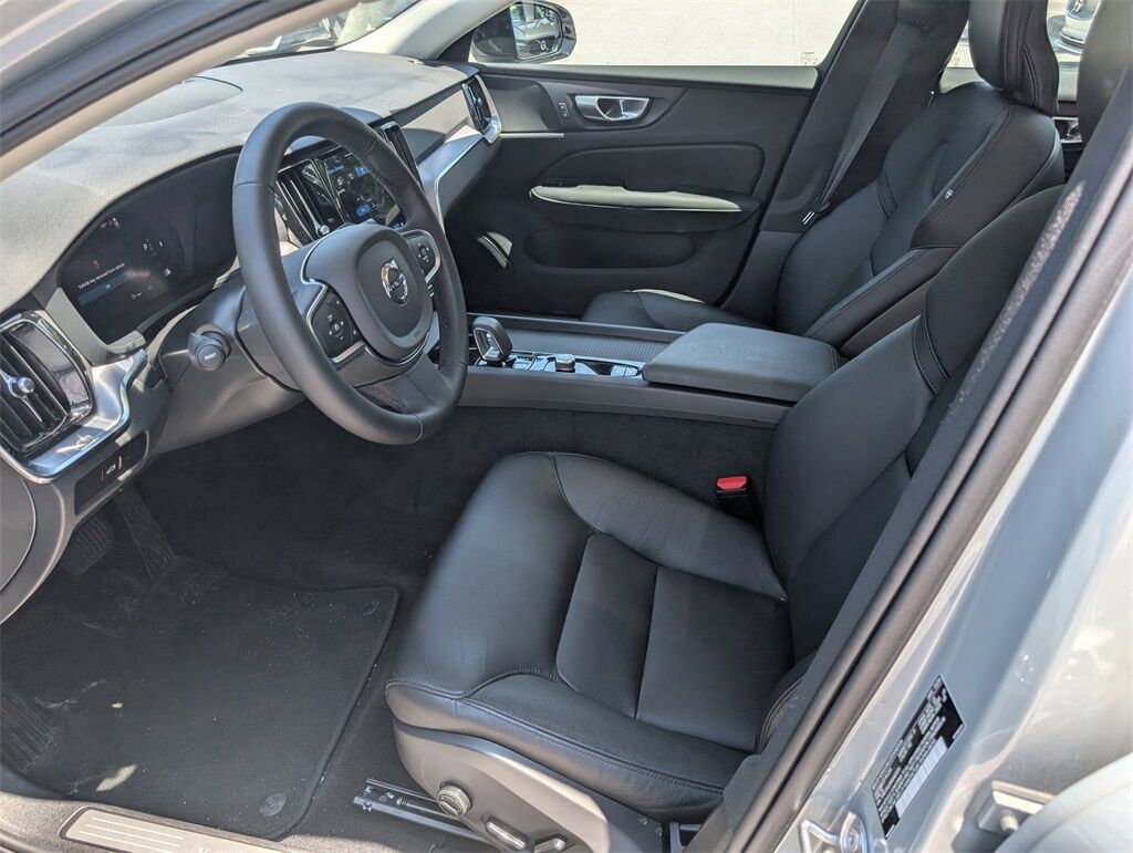 2025 Volvo S60 B5 CORE