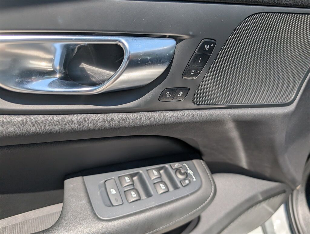 2025 Volvo S60 B5 CORE