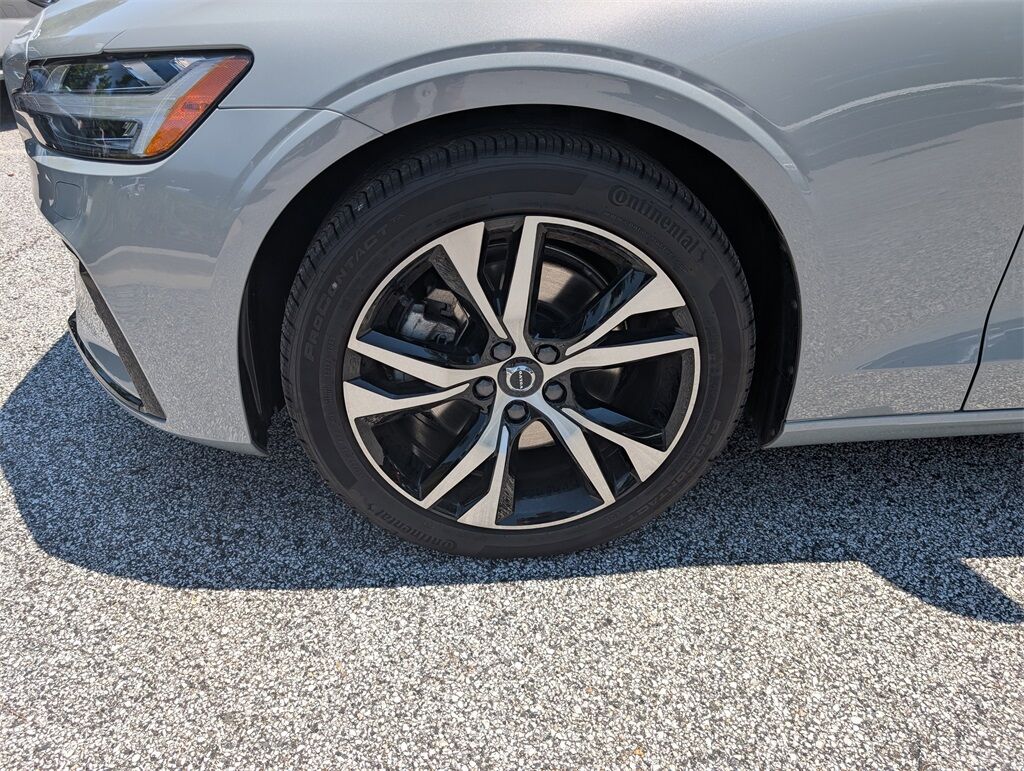 2025 Volvo S60 B5 CORE