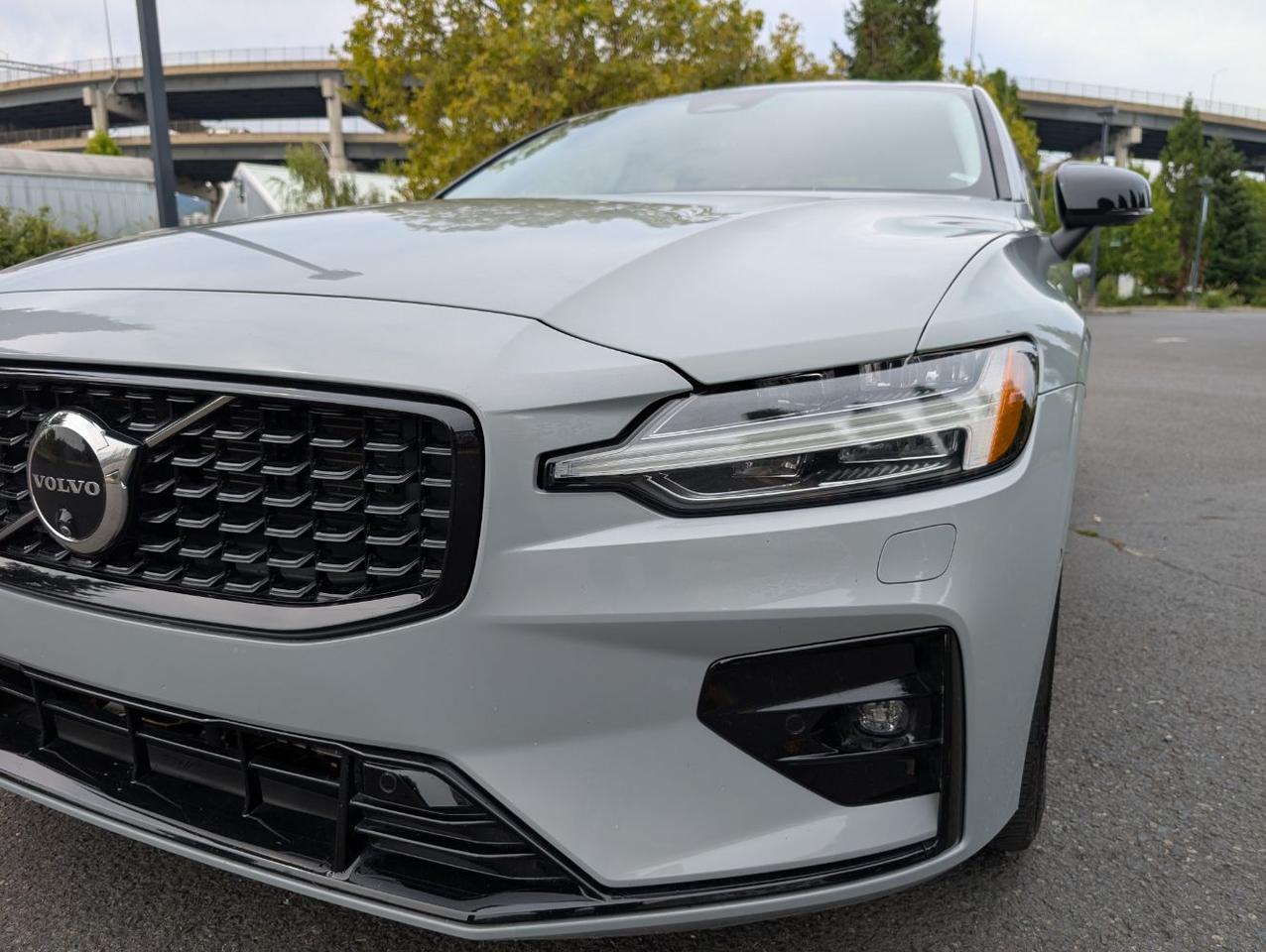 2025 Volvo S60 B5 Hybrid PLUS w/High Performance Audio, Pilot Assist, 360 Cam, 4 Heated Seats & Wheel Portland OR