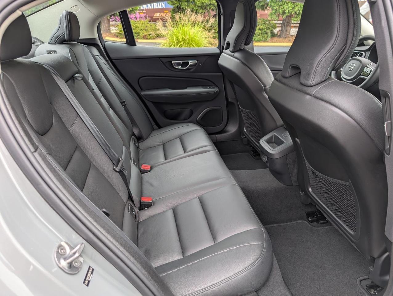 2025 Volvo S60 B5 Hybrid PLUS w/High Performance Audio, Pilot Assist, 360 Cam, 4 Heated Seats & Wheel Portland OR