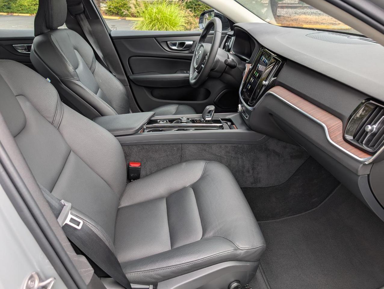 2025 Volvo S60 B5 Hybrid PLUS w/High Performance Audio, Pilot Assist, 360 Cam, 4 Heated Seats & Wheel Portland OR