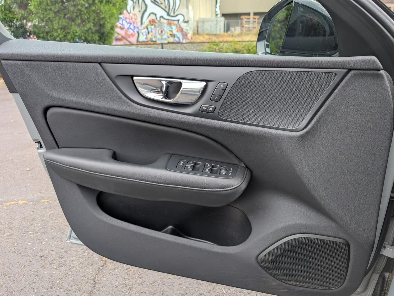 2025 Volvo S60 B5 Hybrid PLUS w/High Performance Audio, Pilot Assist, 360 Cam, 4 Heated Seats & Wheel Portland OR